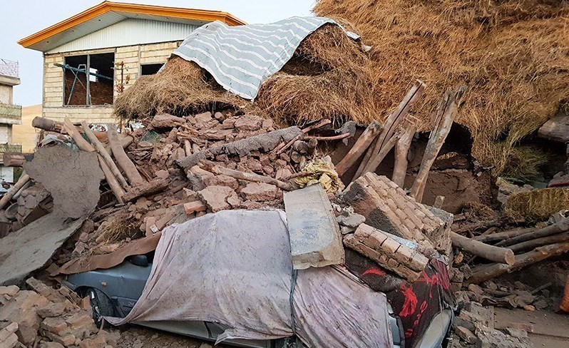 شرکت راهسازی و عمران ایران ماشین آلات خود را برای کمک زلزله آذربایجان شرقی ارسال کرد